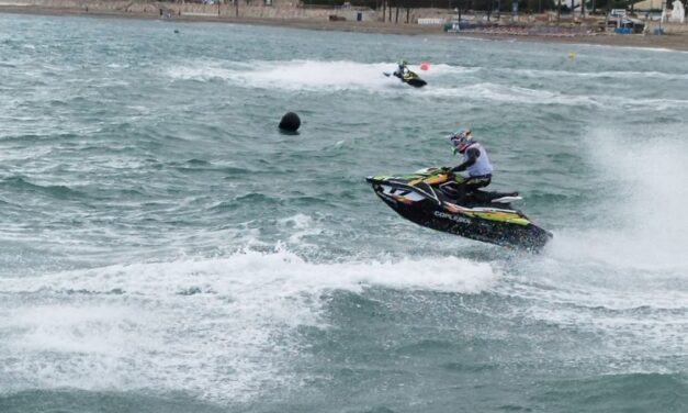 Orgullo mazarronero en Benalmádena: Gregorio Ureña roza la victoria en el Campeonato de España de Motos de Agua