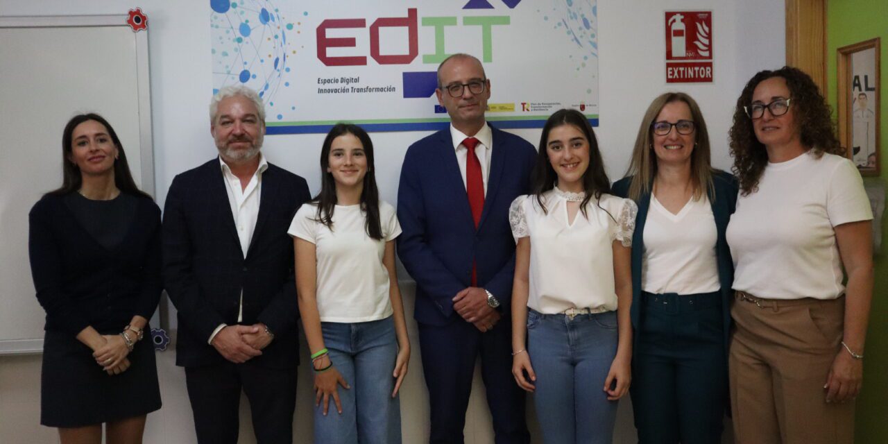 El alcalde de Mazarrón y el consejero de Educación visitan los colegios Ginés García Martínez y Manuela Romero