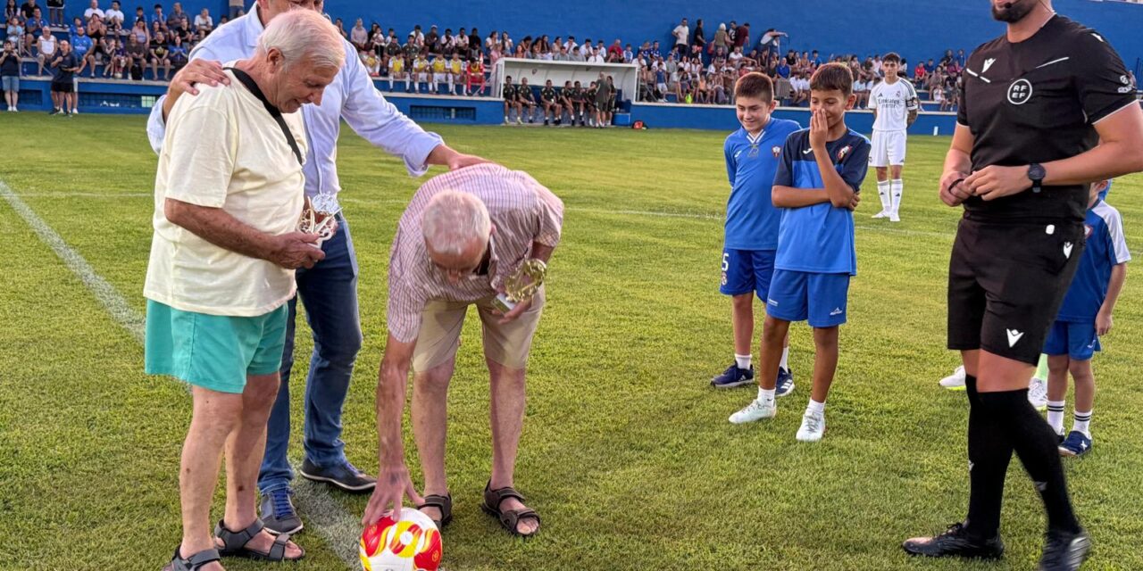 Bala Azul vs Real Madrid C para celebrar el 50 aniversario del Estadio de Playasol