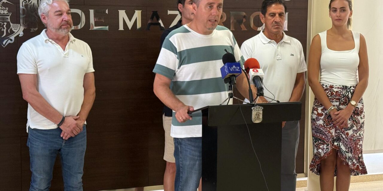 Mazarrón acoge un partido entre leyendas de la federación de fútbol regional y veteranos de Mazarrón, entre los actos por los 100 años de la FFRM