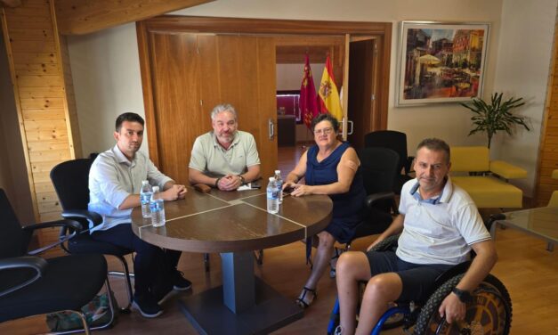 Mazarrón mejorará su accesibilidad gracias a un estudio del estado actual que se realizará junto a FAMDIF COCEMFE Murcia
