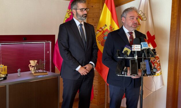 Ginés Campillo dirige la Junta Local de Seguridad con la visita del delegado de gobierno, Francisco Lucas Ayala