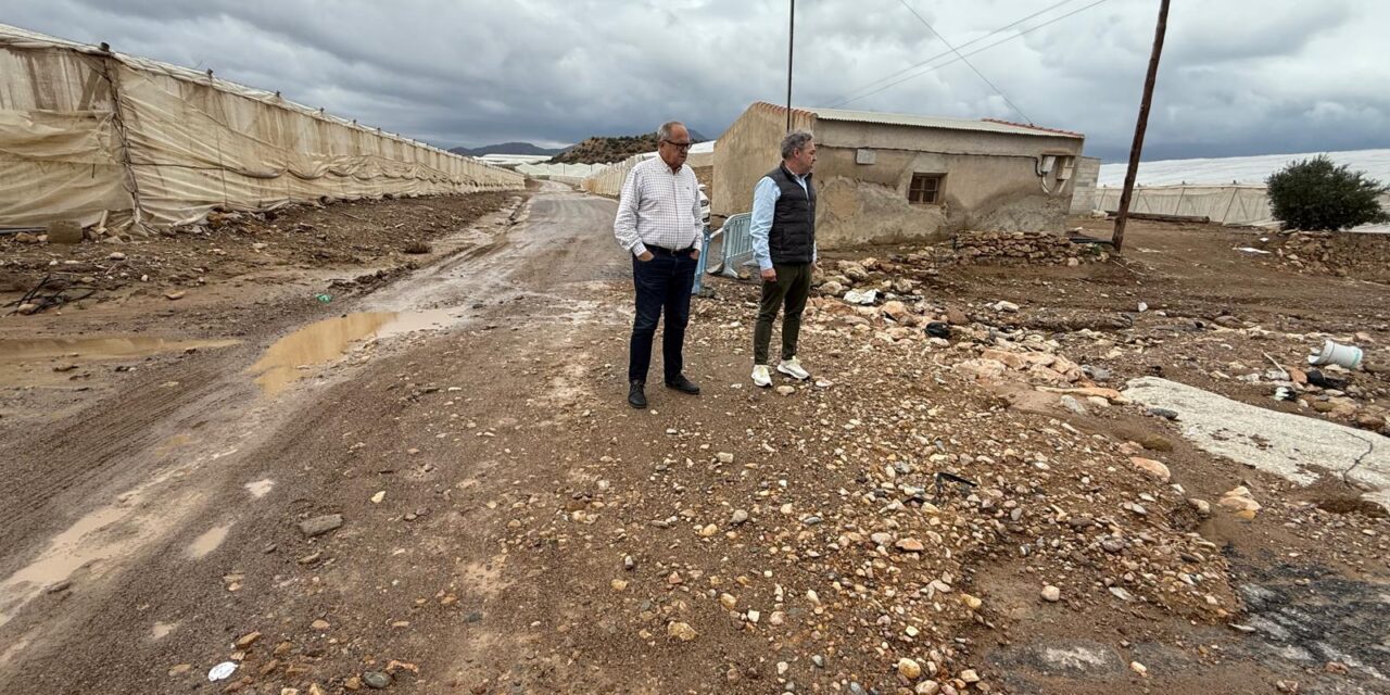 Ginés Campillo comprueba el correcto transcurso de la DANA Alice por Mazarrón