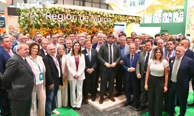 El tomate español se consagra como «símbolo de excelencia agrícola» en la Fruit Attraction