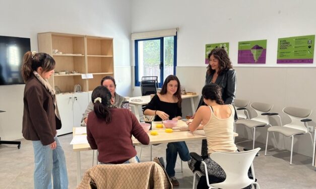 El CAIVAX organiza un taller de cerámica para víctimas de violencia sexual como terapia para mejorar su bienestar emocional