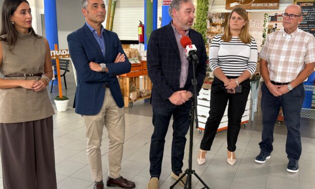 Visita institucional a las obras de la plaza de abastos de Puerto de Mazarrón