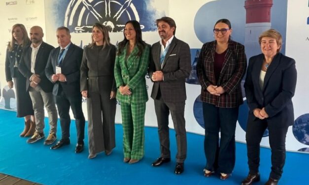 La Comunidad muestra al Congreso de hoteleros el crecimiento del sector regional y las ayudas a su implantación y modernización