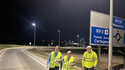 Mejoran la visibilidad en los enlaces de la autovía RM-2 con el polígono de Alhama y la RM-23