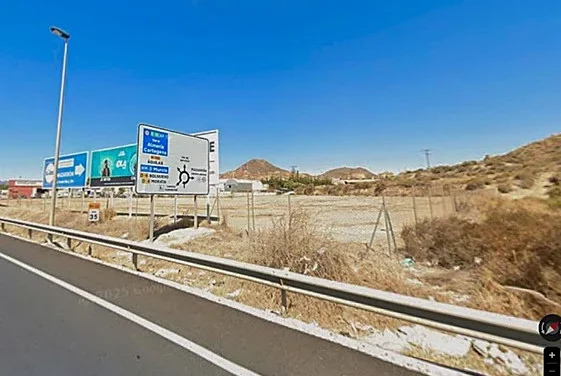 La venta de suelo municipal de Mazarrón para costear obras sigue en la circunvalación y La Aceña