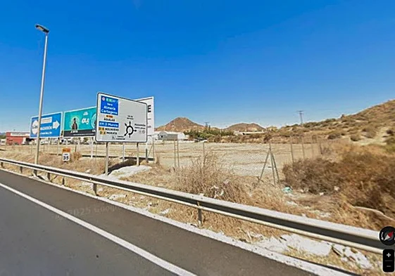 La venta de suelo municipal de Mazarrón para costear obras sigue en la circunvalación y La Aceña