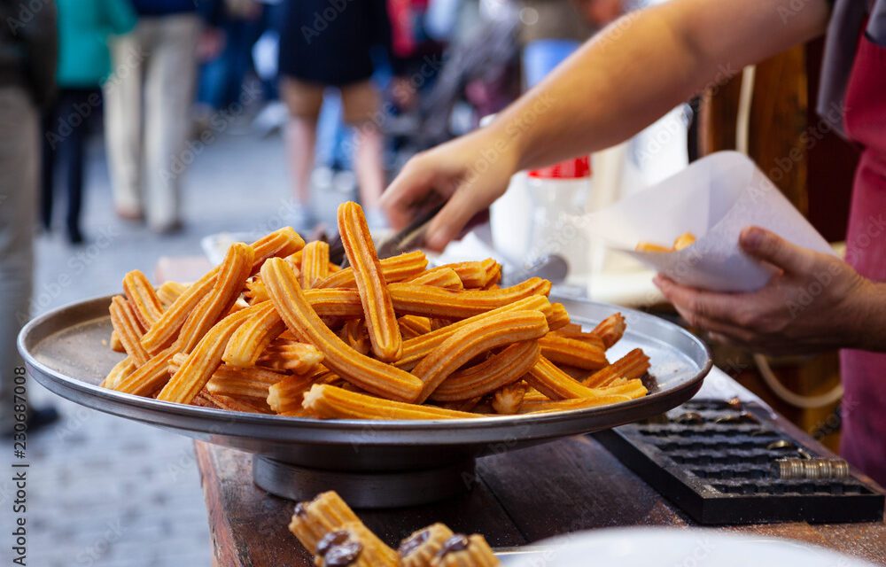 Anuncio para la concesión de la autorización para venta de churros en enclaves aislados de la vía pública, en el término municipal de Mazarrón, durante el periodo comprendido por los días 15 de junio al 15 de septiembre de 2026 al 2029