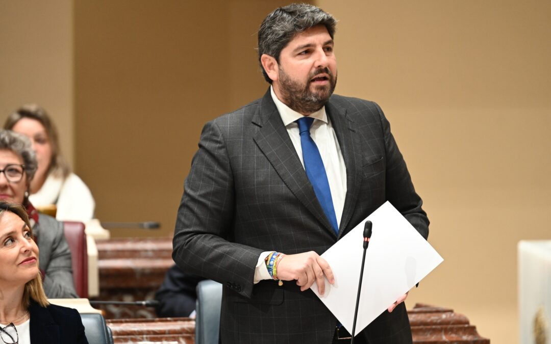 López Miras anuncia un primer paquete de medidas para amortiguar los efectos de la crisis energética en las empresas