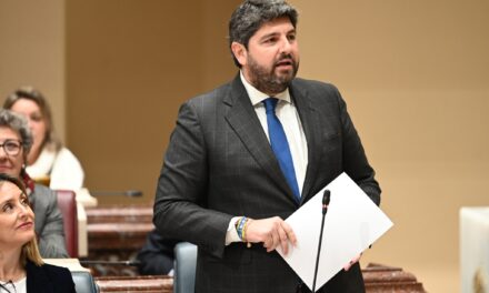 López Miras anuncia un primer paquete de medidas para amortiguar los efectos de la crisis energética en las empresas