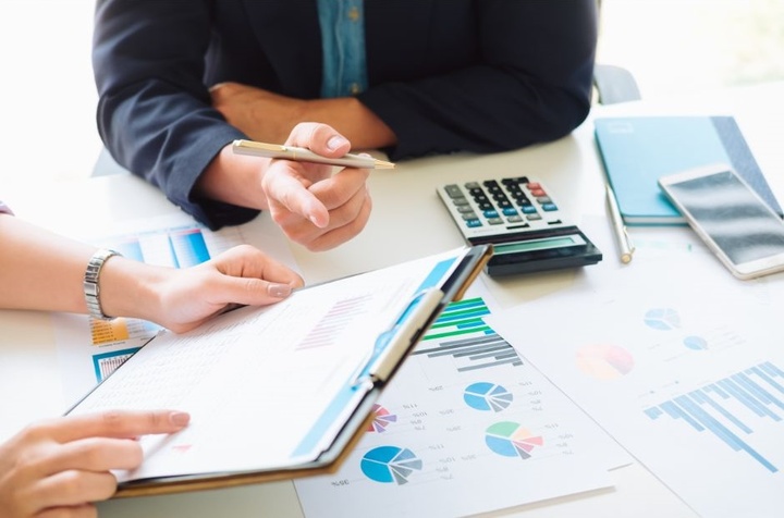 Cerca de 800 personas desempleadas recibieron en 2025 formación y orientación especializada para emprender a través del SEF