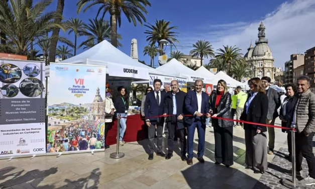 Más de 5.000 personas conocen los 68 proyectos expuestos en la VII Feria de Cooperativas Escolares de Ucoerm