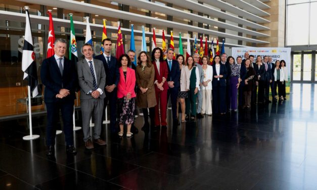 La Comunidad expone el modelo de atención y gestión de la Agencia Tributaria regional en un encuentro de administraciones