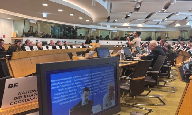 La Región apuesta por una mejora de la calidad de vida rural como base para fomentar el relevo generacional en la agricultura