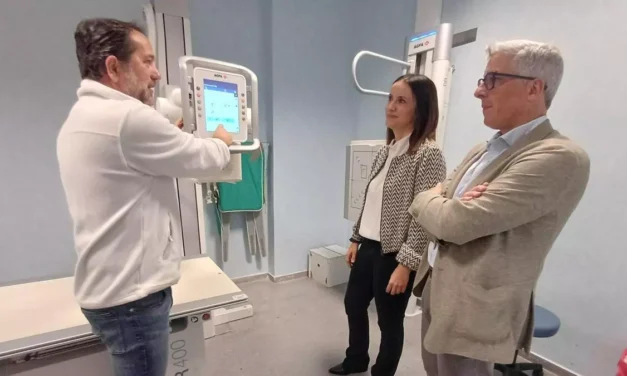 El centro de salud de Mazarrón cuenta con un equipo de radiología que evita el desplazamiento de pacientes al hospital