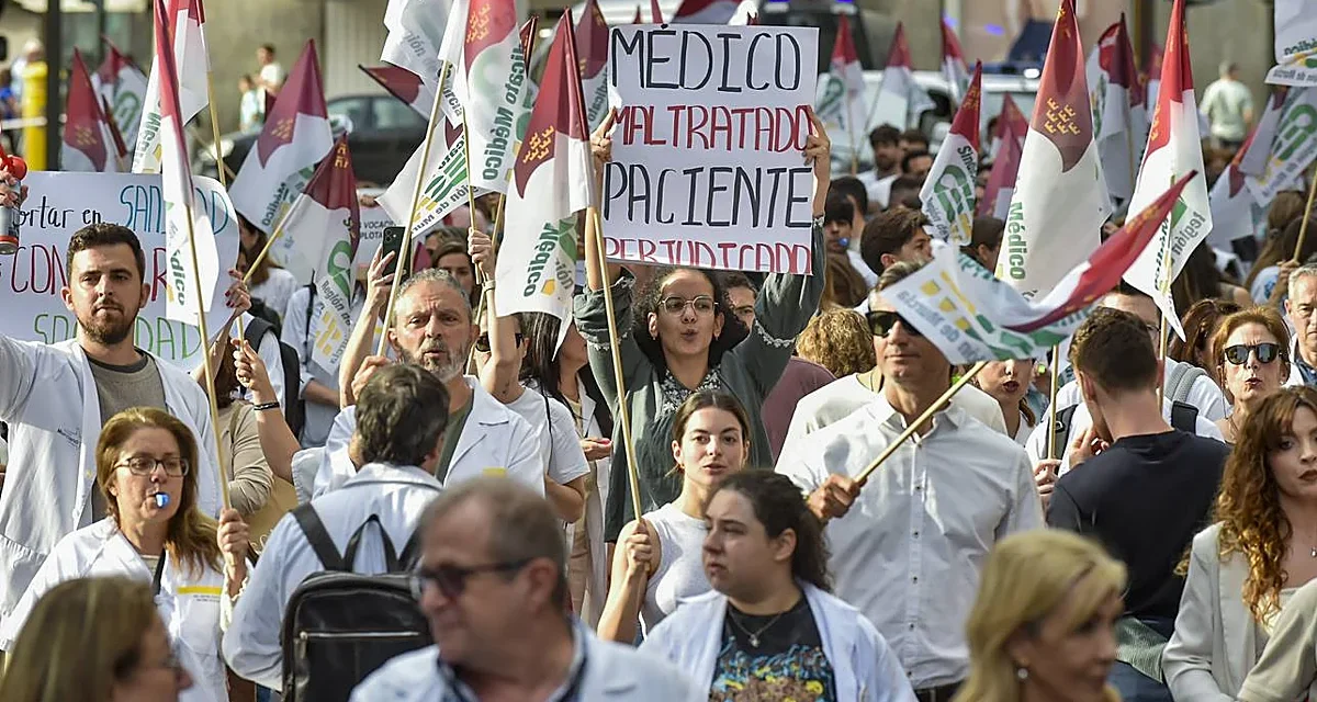 Un conflicto sin salida: los médicos vuelven a la huelga por séptima vez en la Región de Murcia