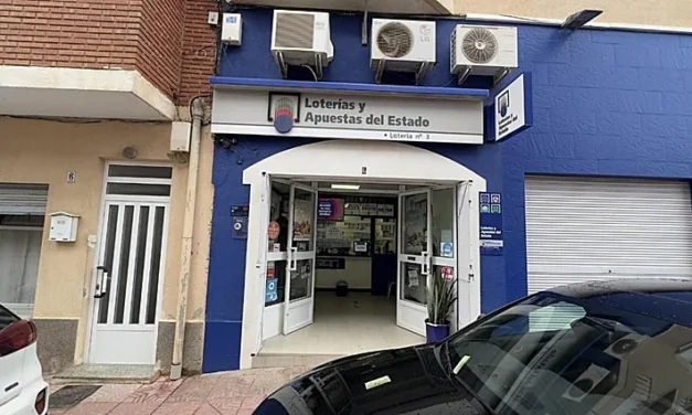 La administración de la calle Larga de Mazarrón vende otro premio, esta vez de la Bonoloto