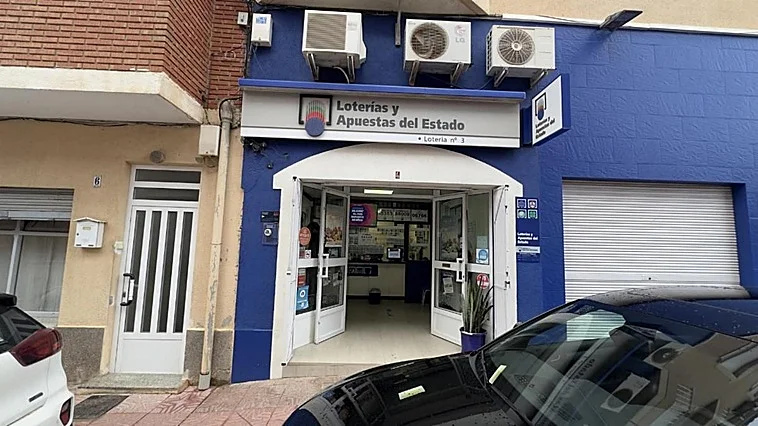 La administración de la calle Larga de Mazarrón vende otro premio, esta vez de la Bonoloto