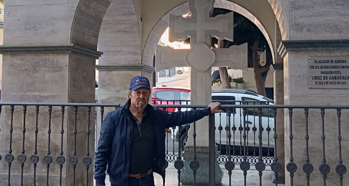 La historia olvidada del almeriense que restauró la Cruz de Caravaca: «Es un legado»