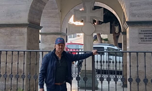 La historia olvidada del almeriense que restauró la Cruz de Caravaca: «Es un legado»