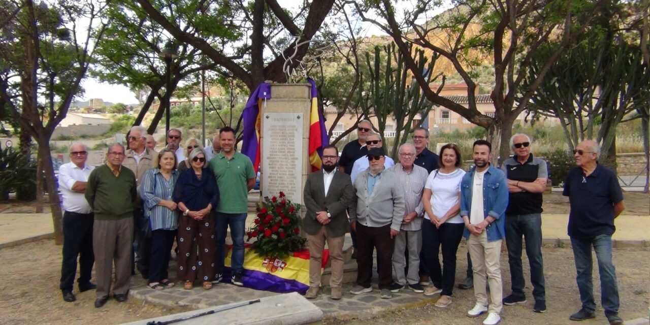 El partido socialista de Mazarrón organizó un acto en recuerdo de las victimas asesinadas en el campo de concentración de Mathaussen.