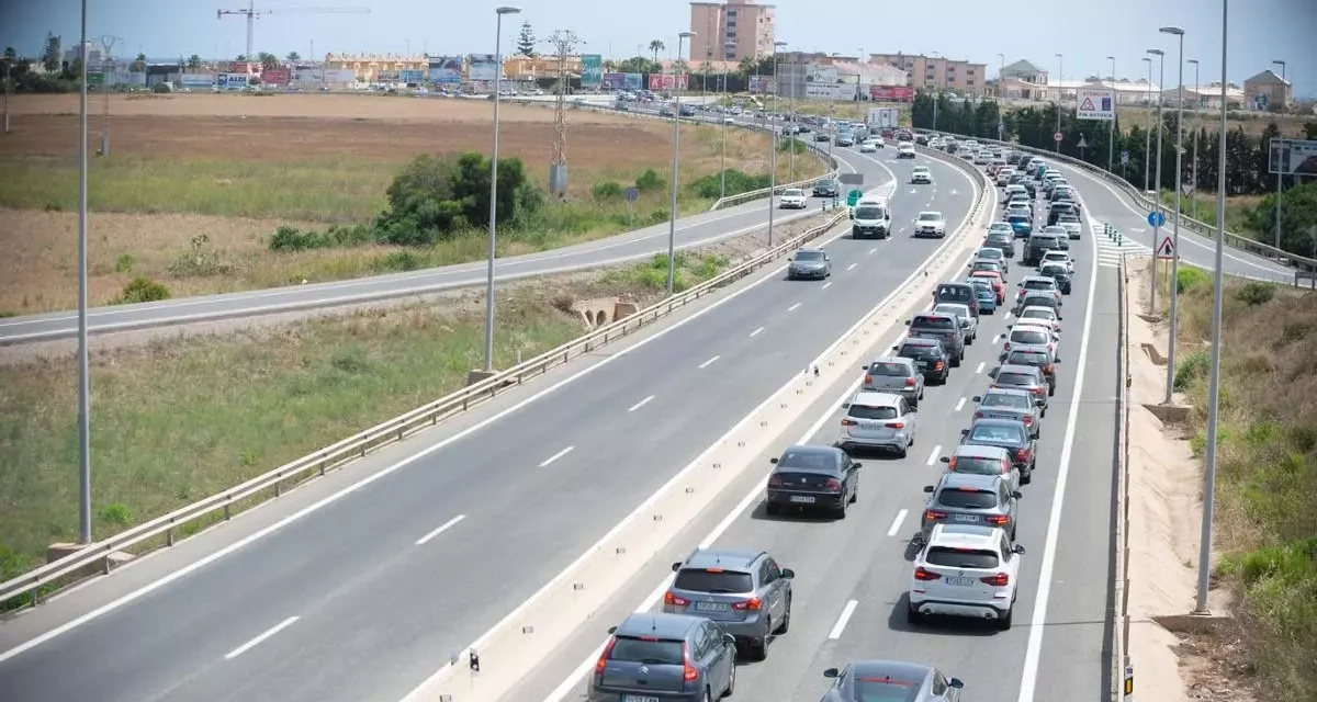 Las seis autovías y carreteras regionales con más tráfico y por las que pasan más de 145.000 vehículos a diario