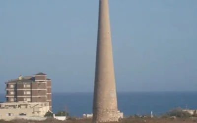 Vecinos de Puerto de Mazarrón se movilizan para salvar la torre del Porvenir