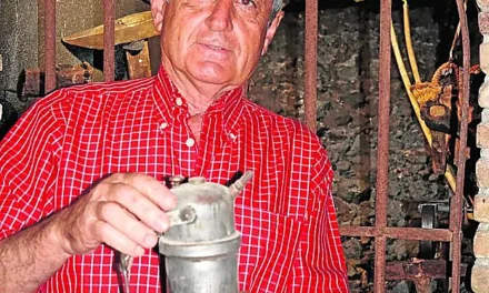 Calle con el nombre de Antonio Paredes Navarro se inaugura mañana viernes. Antonio es el gran artífice y alma máter del Museo Antonio Paredes, un espacio minero y etnográfico esencial para entender la memoria histórica de Mazarrón.