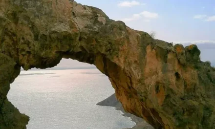 El arco escondido de Cabo Tiñoso: una ruta desde La Azohía hasta una de las formaciones más singulares de Cartagena