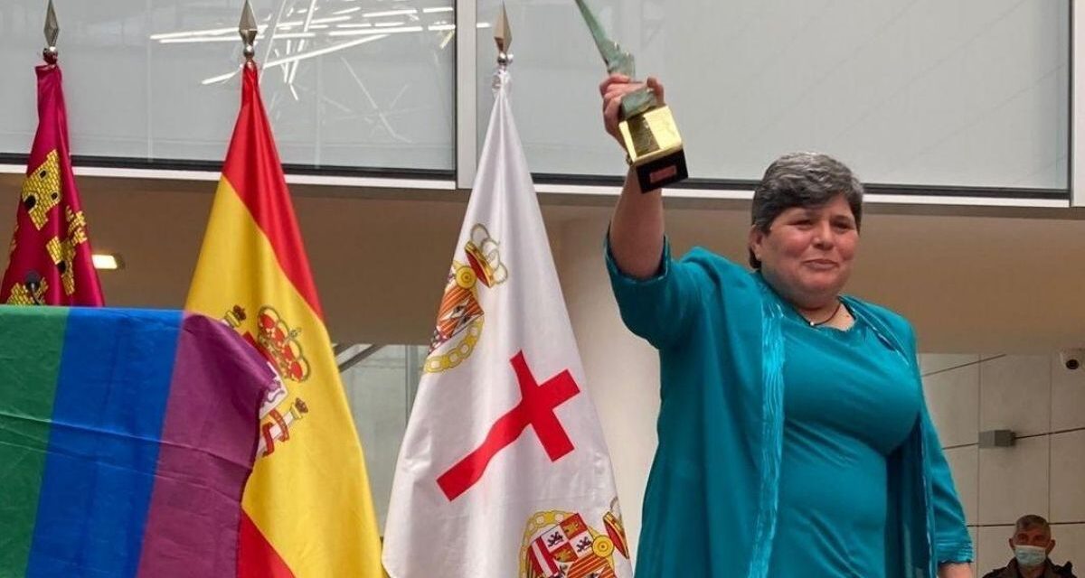 Tomasa Ruiz González, conocida cariñosamente por todos en el municipio como «Tomi». Es, sin duda, una de las figuras más activas, polifacéticas y queridas en el tejido asociativo y social de Mazarrón