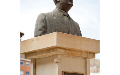 La Plaza del Alcalde Juan Paredes se encuentra en el casco urbano de Mazarrón,