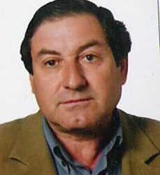 Fernando Navarro Aznar es un destacado jurista, profesor y una figura profundamente vinculada y querida en el municipio de Mazarrón.