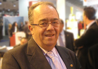 Miguel Durán Granados es una figura clave en el panorama empresarial y agrícola de Mazarrón, ampliamente reconocido por su liderazgo y su carácter pionero en el sector hortofrutícola de la Región de Murcia.