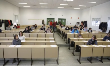 Más de 10.000 aspirantes están citados el domingo a las oposiciones de Auxiliar Administrativo de la Comunidad Autónoma