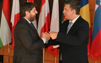López Miras traslada al comisario de Transportes la necesidad de acelerar el Corredor Mediterráneo: «Está lastrando nuestro crecimiento»
