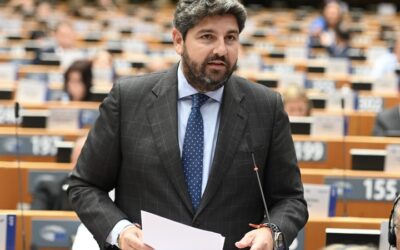 López Miras reclama a Bruselas un fondo específico para garantizar el futuro de la pesca