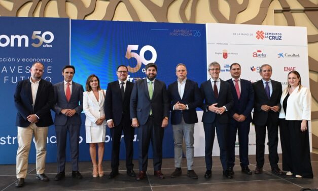 López Miras destaca que el Decreto de Vivienda Asequible «aumentará la oferta» gracias a sus «innovaciones urbanísticas»