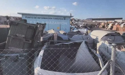 La Guardia Civil investiga la acumulación de colchones, electrodomésticos y otros enseres voluminosos en un solar de propiedad municipal ubicado en el Polígono La Charca de Mazarrón, informan fuentes cercanas al caso.