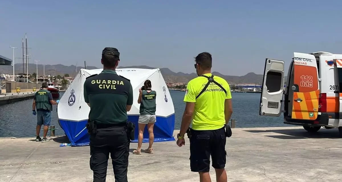 Investigan la aparición de un cadáver en alta mar en aguas de Mazarrón
