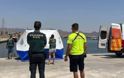Investigan la aparición de un cadáver en alta mar en aguas de Mazarrón