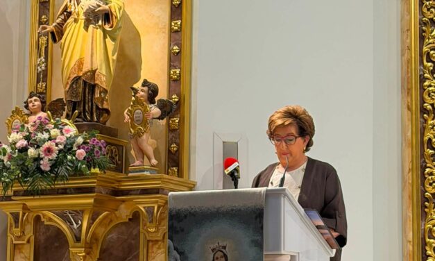 Emotivo pregón de Mari Carmen Martínez Guirao para inaugurar las fiestas en honor a la Virgen del Carmen en el Puerto de Mazarrón