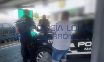 se identifica a un varón cometiendo presunto delito de estafa al encontrarse pidiendo dinero en nombre de una asociación de personas con necesidades especiales.
