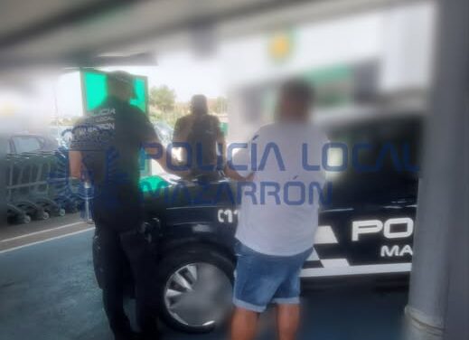 se identifica a un varón cometiendo presunto delito de estafa al encontrarse pidiendo dinero en nombre de una asociación de personas con necesidades especiales.
