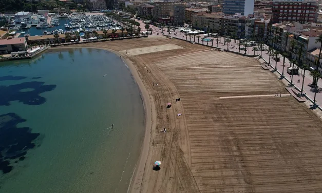 Costas repara las playas del Puerto y Rihuete de Mazarrón tras los daños de las borrascas y mangas marinas