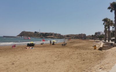 Cerrada la playa del Puerto de Mazarrón por la presencia de aguas fecales