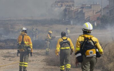 Los bomberos forestales de la Región desconvocan la huelga tras el acuerdo para mejorar un 30% el salario