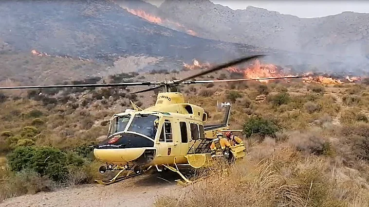Incendio forestal en la Sierra de Las Moreras, en Mazarrón